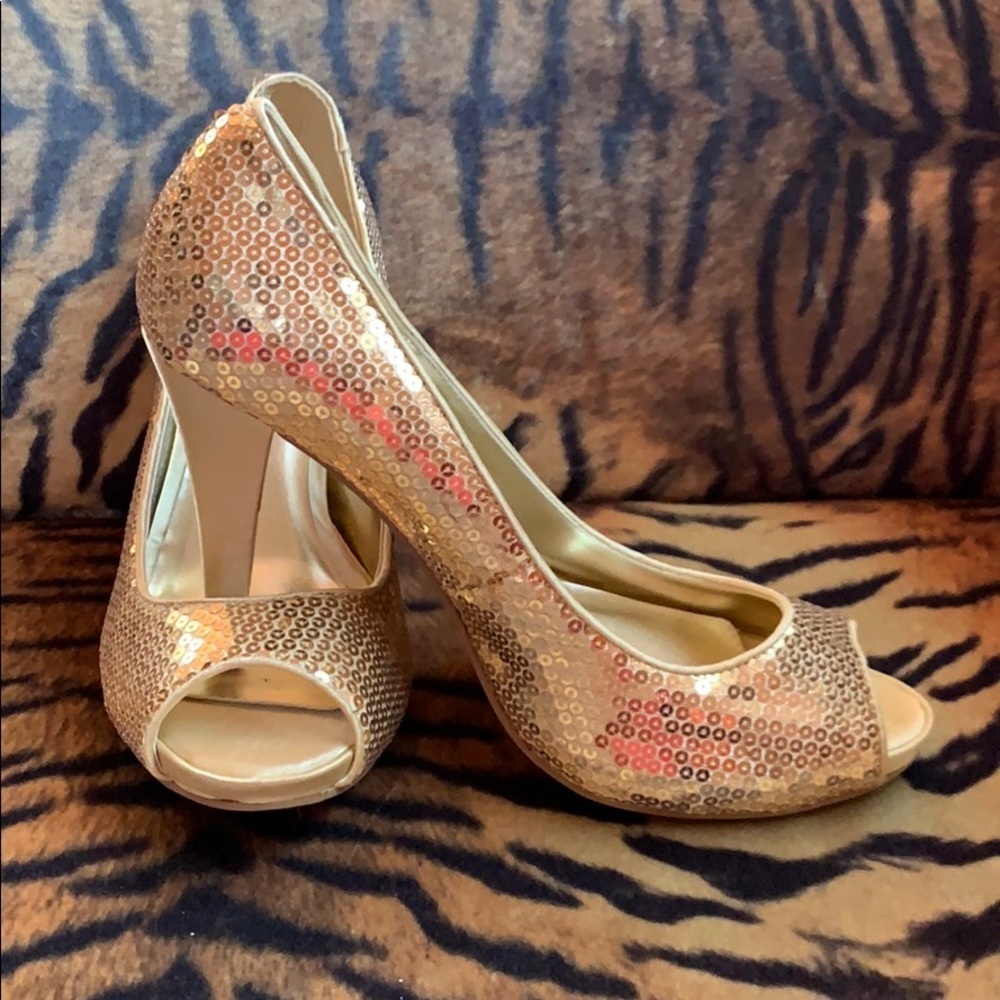 Gold sequin heels - Picture 2 of 6